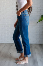 Load image into Gallery viewer, Campbell High Rise Center Seam Detail Straight Jeans