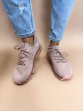 Load image into Gallery viewer, Christina Sneaker in Mauve