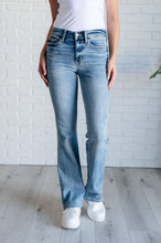 Load image into Gallery viewer, Alana Mid Rise Clean Bootcut Jeans