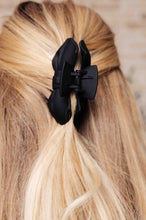 Load image into Gallery viewer, Classic Bow Claw Clip In Matte Black