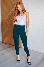 Load image into Gallery viewer, Magic Ankle Crop Skinny Pants in Hunter Green