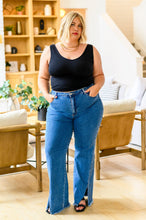 Load image into Gallery viewer, Caitlin High Rise Split Hem Straight Jeans