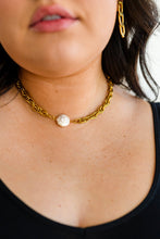 Load image into Gallery viewer, Ocean&#39;s Gold Shell Pendant Necklace