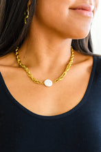 Load image into Gallery viewer, Ocean&#39;s Gold Shell Pendant Necklace