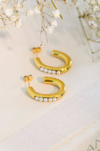 Load image into Gallery viewer, Pearls In Line Earrings