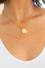 Load image into Gallery viewer, Simple Sunflower Pendent Necklace