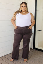 Load image into Gallery viewer, Sybil High Rise Frayed Hem 90&#39;s Straight Jeans in Brown